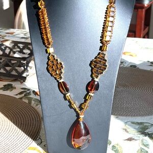 Estate Vtg Amber glass bead necklace with tear drop amber glass main pendant